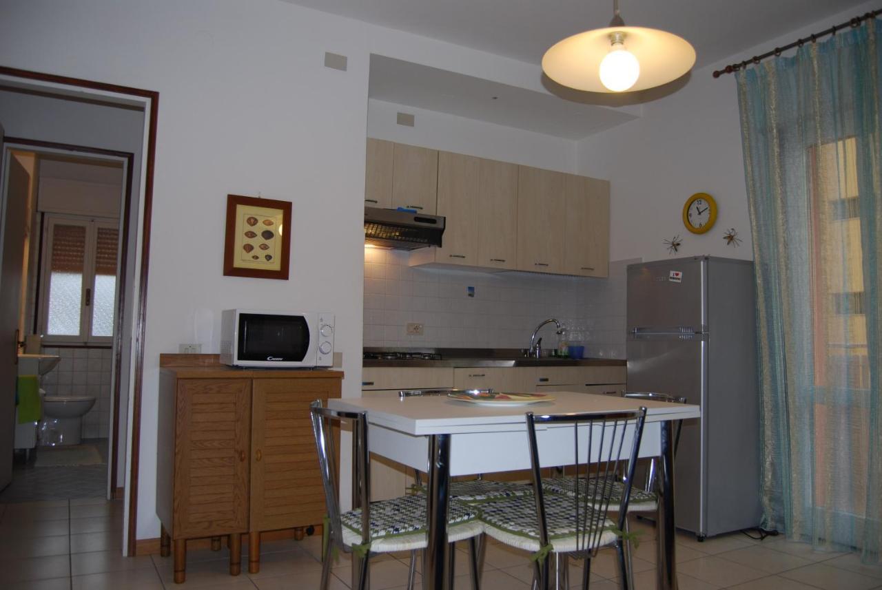Condominio Lero Бибионе Екстериор снимка