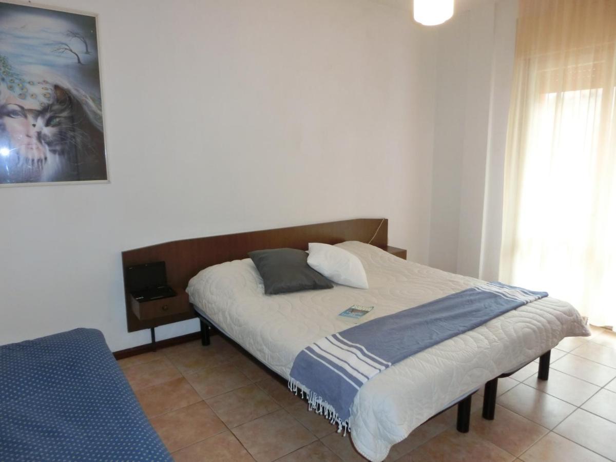 Condominio Lero Бибионе Екстериор снимка