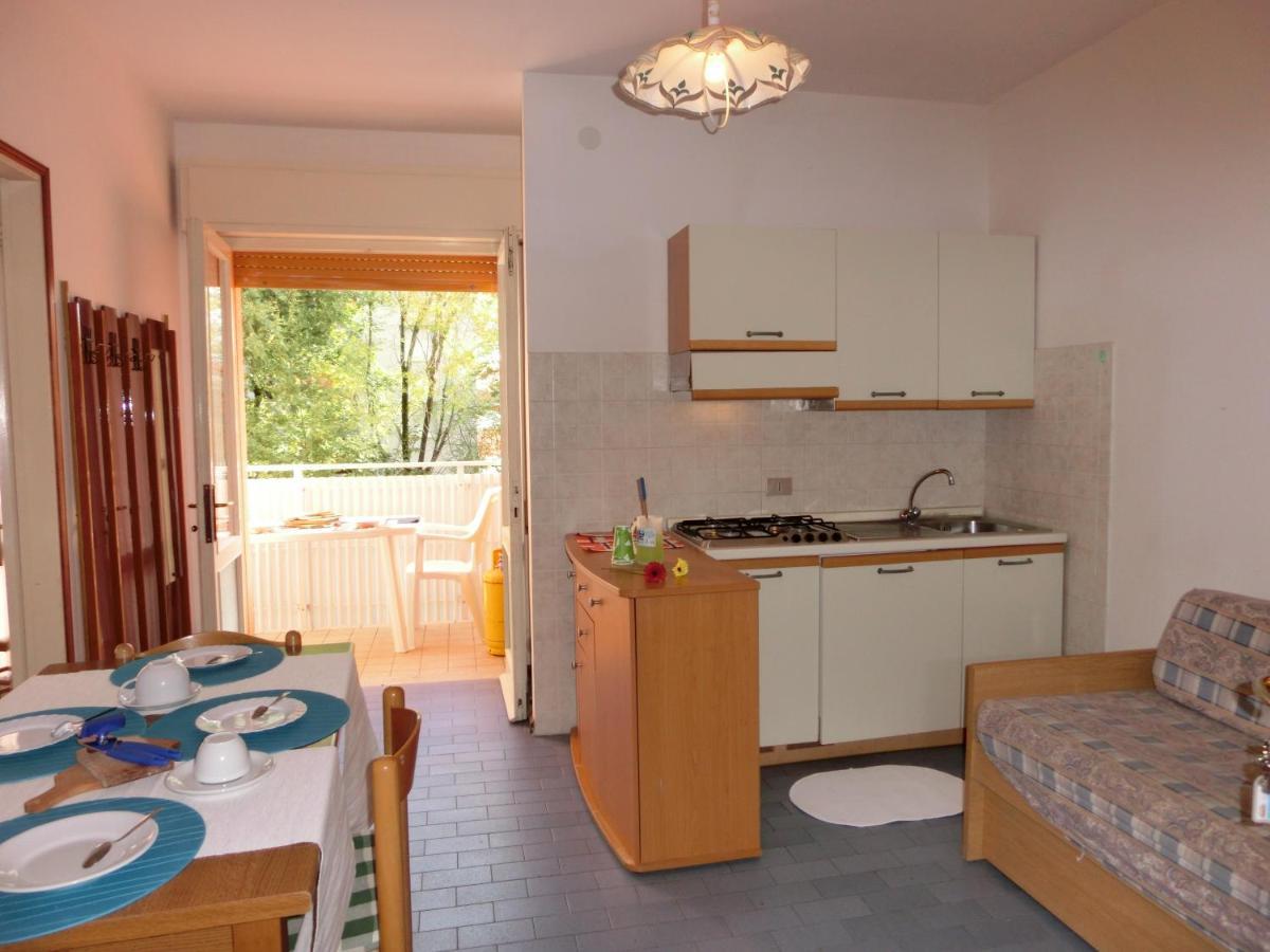 Condominio Lero Бибионе Екстериор снимка
