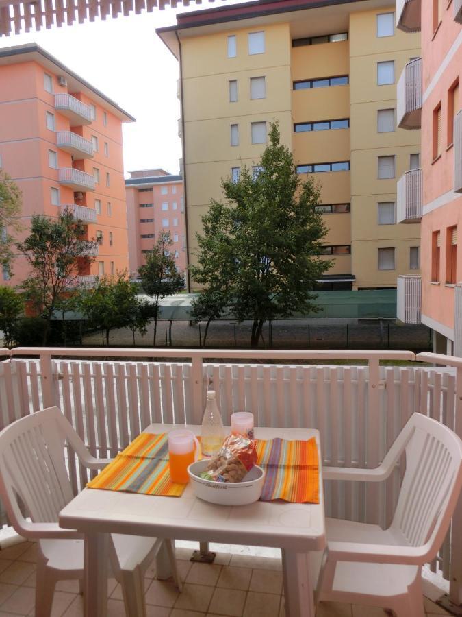 Condominio Lero Бибионе Екстериор снимка