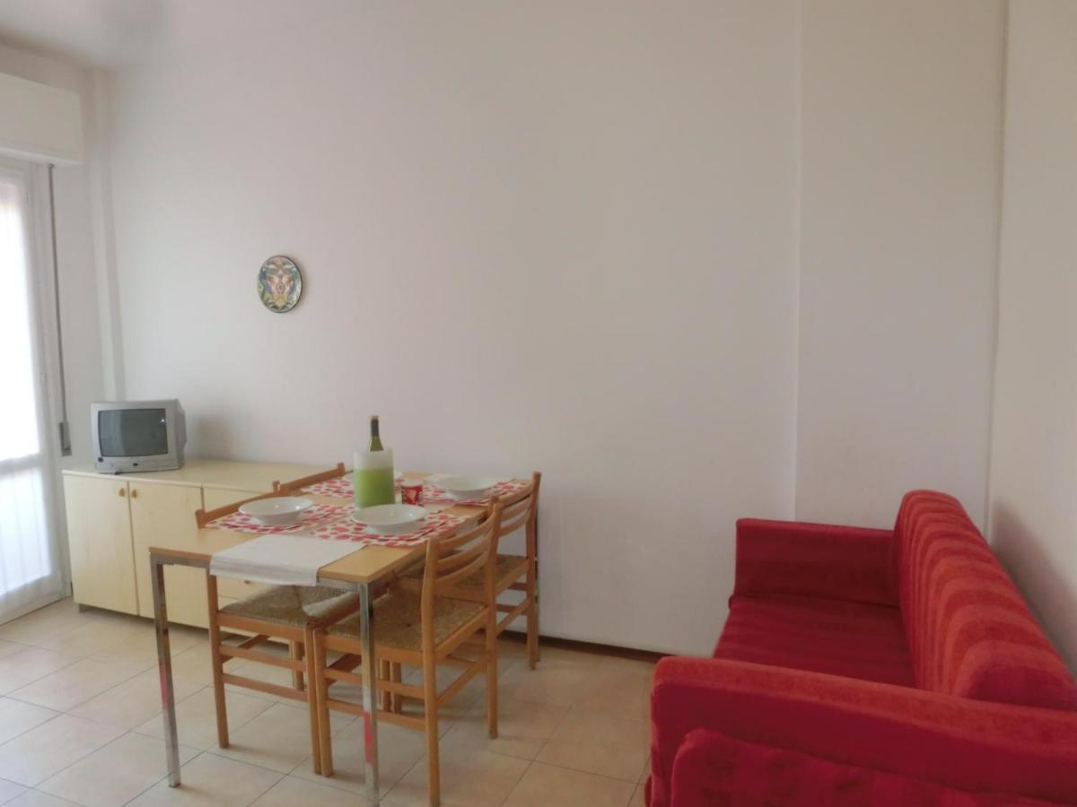 Condominio Lero Бибионе Екстериор снимка