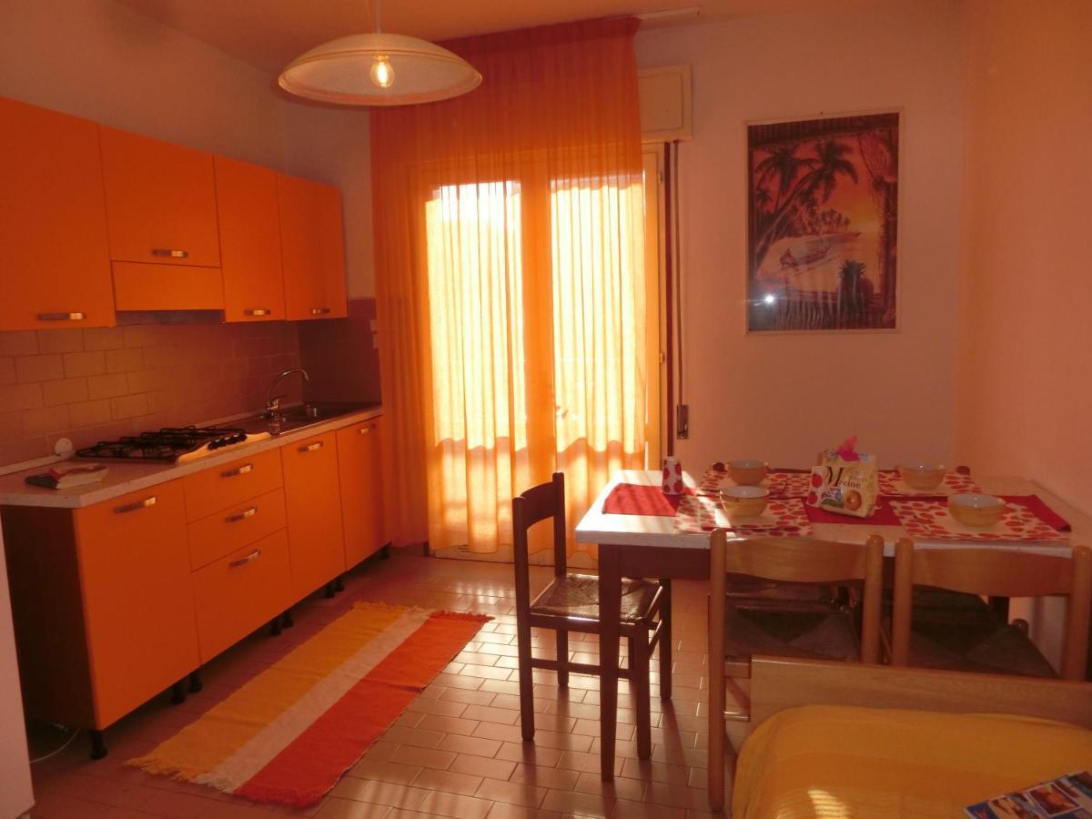 Condominio Lero Бибионе Екстериор снимка