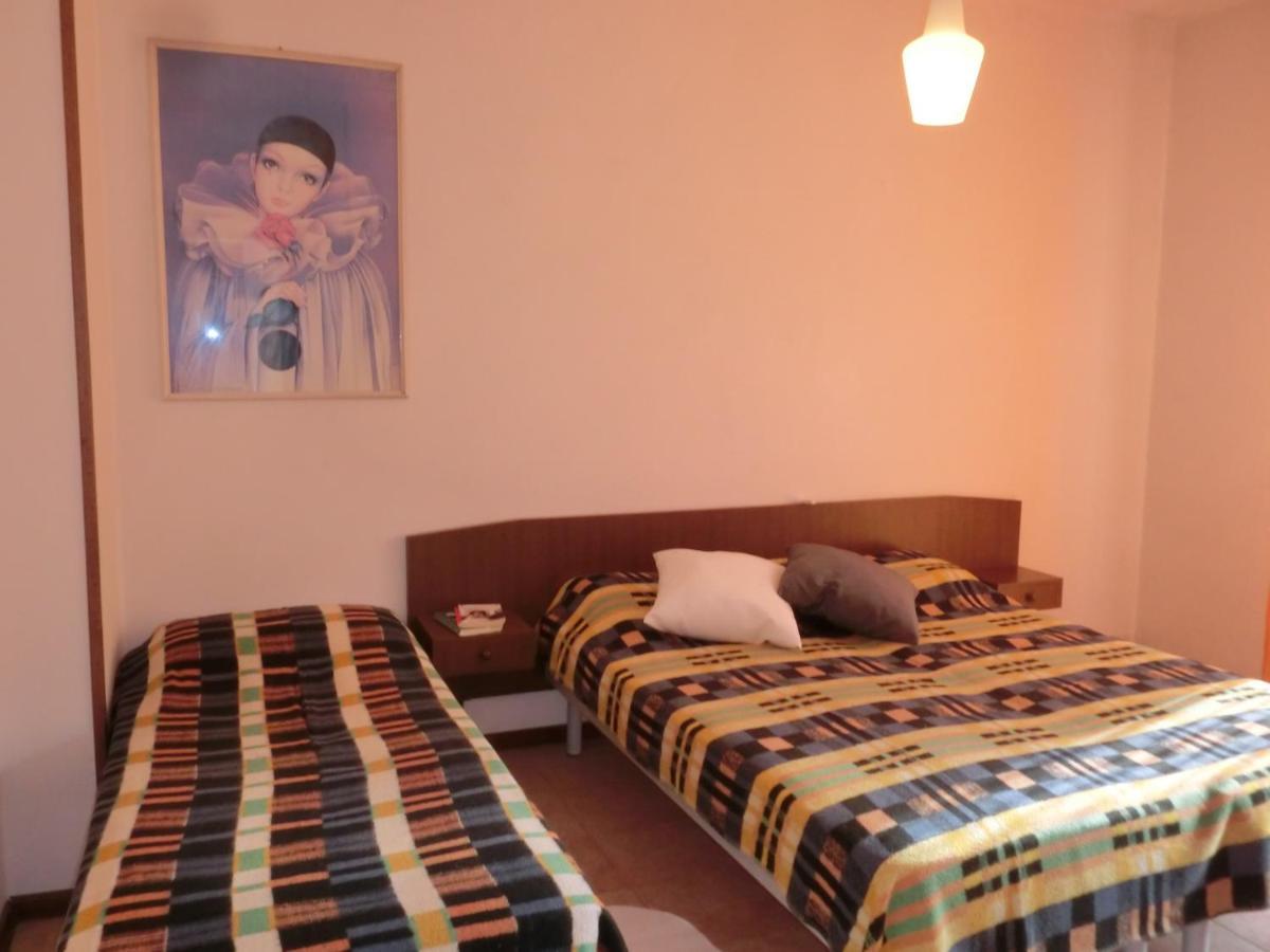 Condominio Lero Бибионе Екстериор снимка