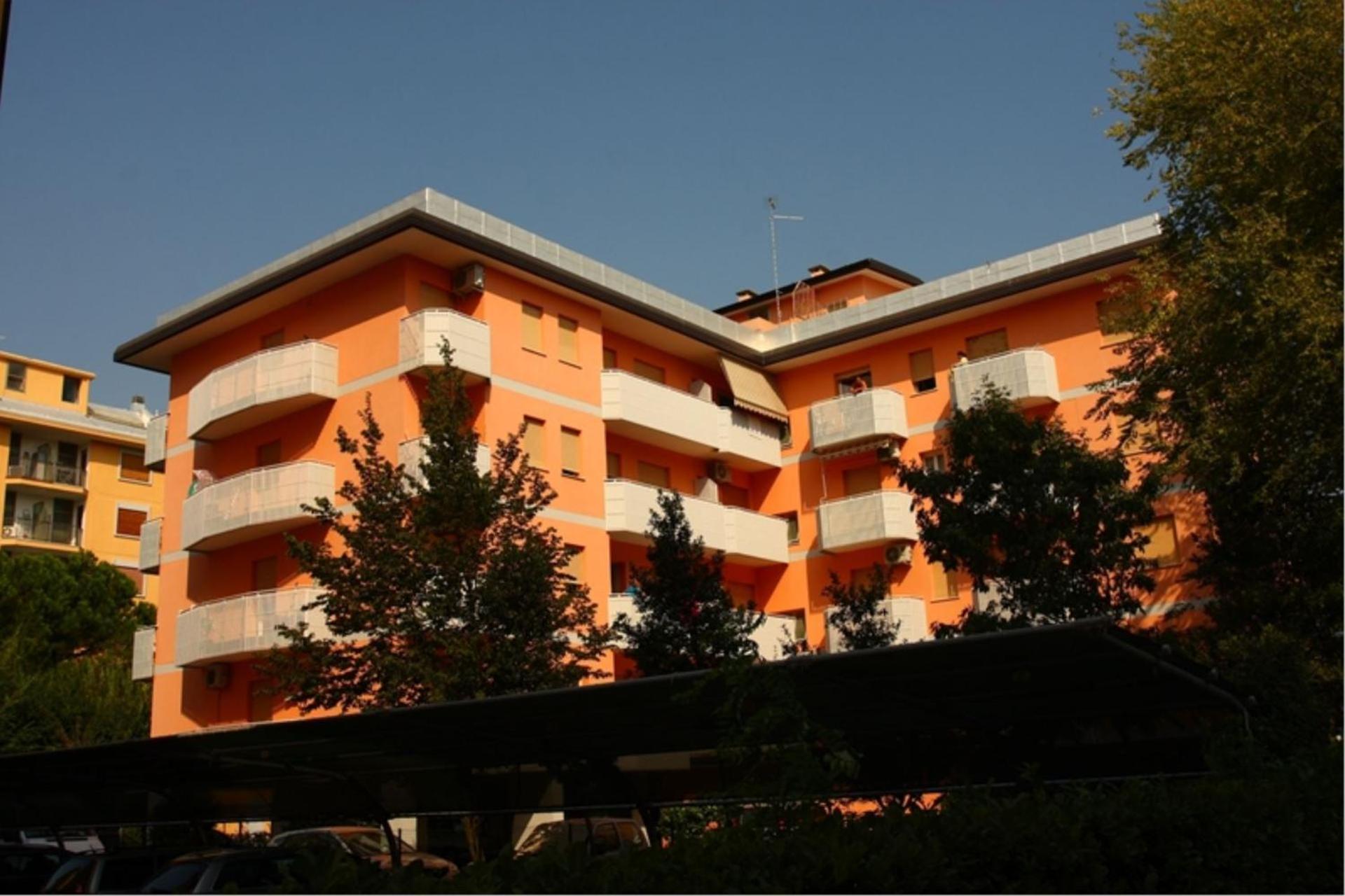 Condominio Lero Бибионе Екстериор снимка
